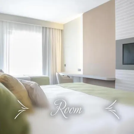 Готель Square 4*