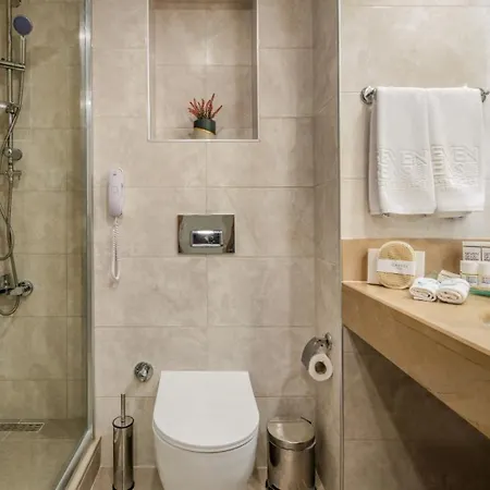 Отель Square Сиде