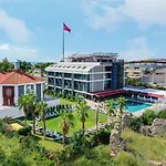 Square Hotel