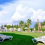 Square Hotel Side