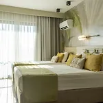 Square Hotel 4*